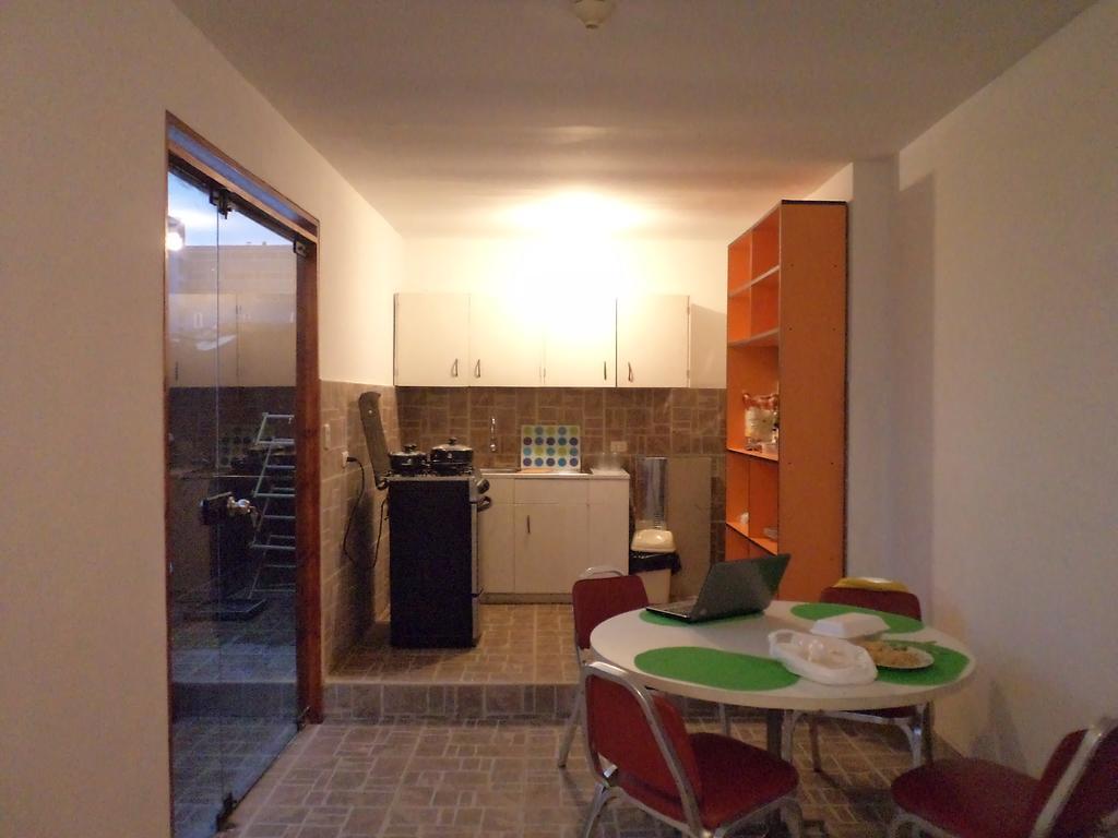 La Casa De Karla Hostel Lima Kamer foto